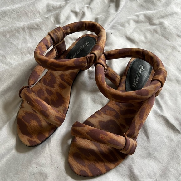 SOLD 📍Sandals - Picture 2 of 3